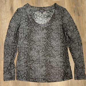 Aritzia Talula Snakeskin Print Blouse Size Large Black & Grey